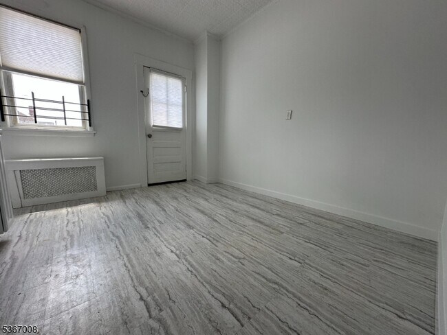 Foto del edificio - 526 Valley Brook Ave