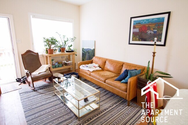 Foto del edificio - 2223 N Sawyer Ave