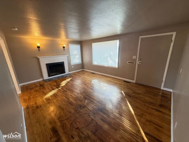 Foto del edificio - Newly Remodeled 2BR/1BA House with Bonus R...