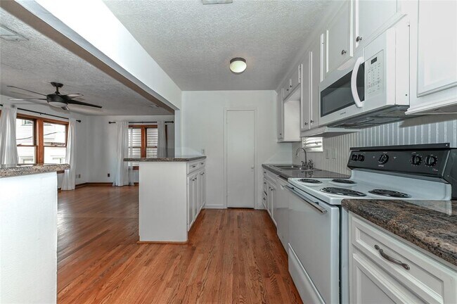 Foto del edificio - 1421 Cortlandt St
