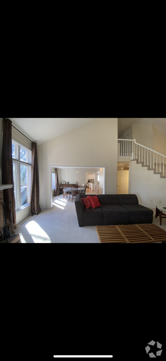 Building Photo - 2914 Leslie Park Cir
