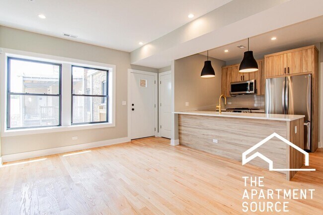 Photo - 2453 W Logan Blvd (Chicago, IL) Apartment