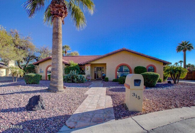 Building Photo - 315 W Sonoma Dr