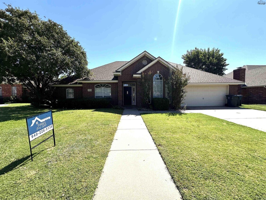 Foto principal - 3028 Whitehall Ln