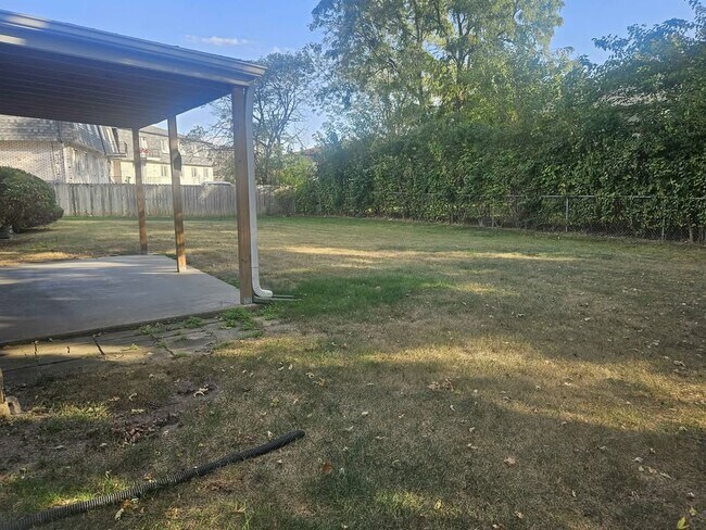 Foto del edificio - 121 S Regency Dr