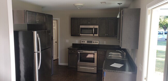 Kitchen - 112 Miller St