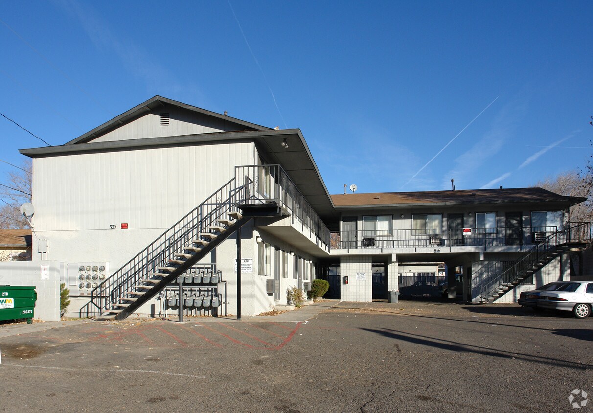 Foto del edificio - 325 E Grove St