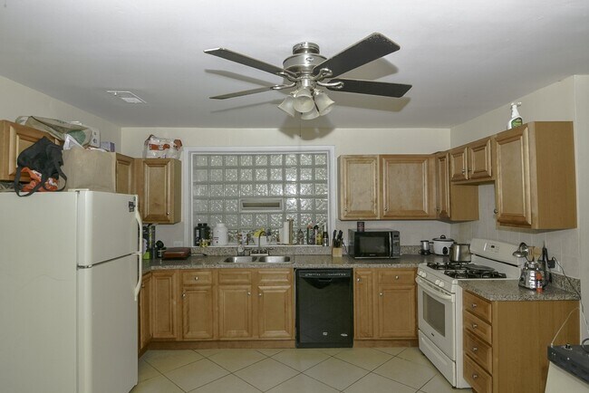 Foto del edificio - 1436 W Belmont Ave