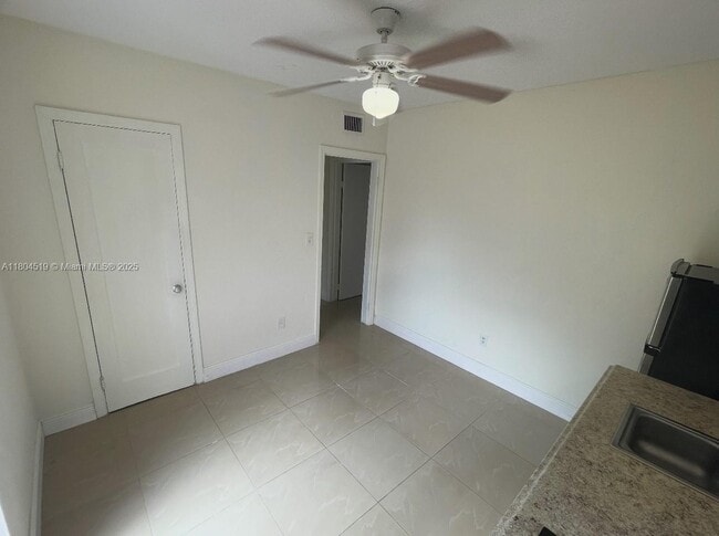 Building Photo - 12520 W Randall Park Dr
