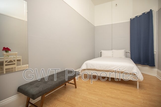 Building Photo - 412 Hayes St