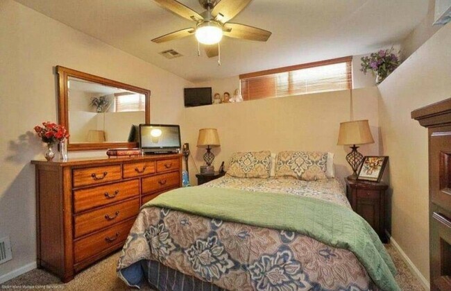 Foto del edificio - 399 Sleight Ave