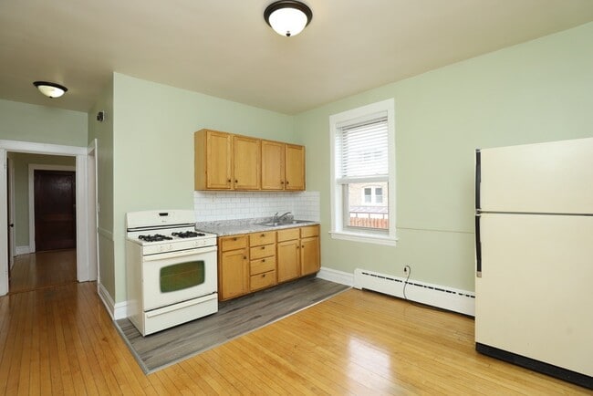 Foto del edificio - 5141 W Roscoe St