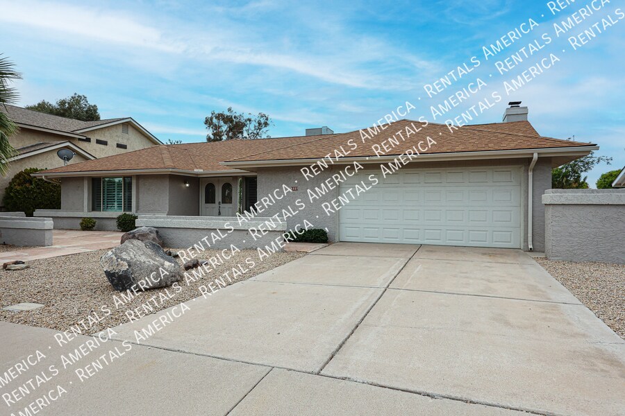 Primary Photo - Stunning Open Concept Floorplan with Pool!