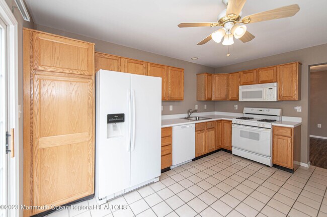 Building Photo - 28 Picket Pl