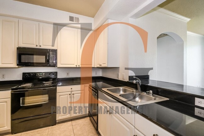 Foto del edificio - 2/2 Condo in the Gated Community of Villa ...