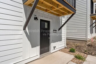 Building Photo - 176 Canal Cottage Aly
