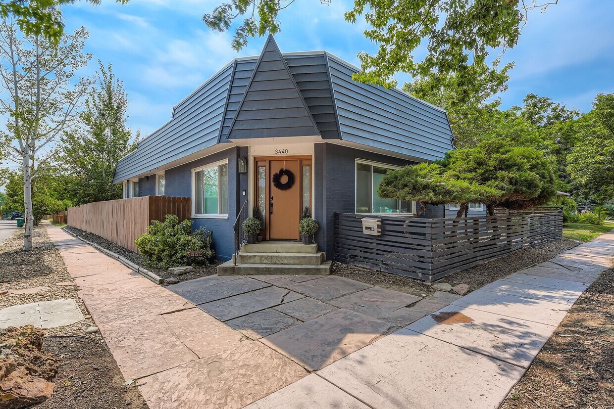 Primary Photo - Charming 4-Bedroom Denver Home in West Hig...