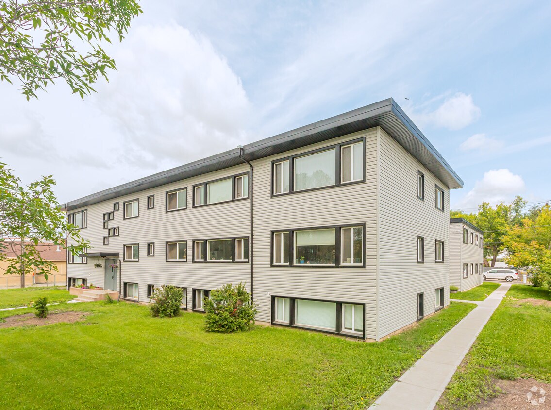 12948 118th Ave NW, Edmonton, AB T5L 2L4 12948 118th Ave NW Edmonton