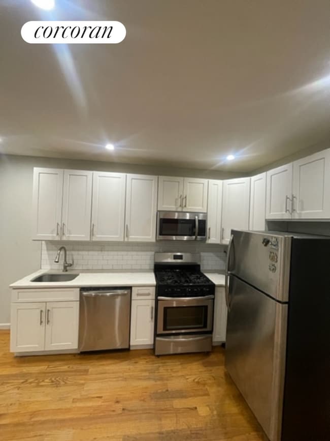 Building Photo - 406 Bradford St