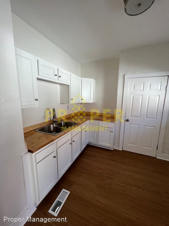 Building Photo - 2 br, 1 bath House - 2215 Kensington Dr