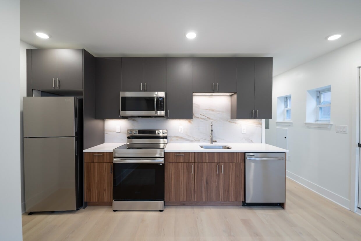 Photo - 4902 Chestnut St #201