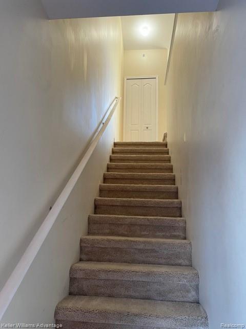 Building Photo - 2804 Riversedge Dr