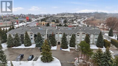 Building Photo - 990 Golf Links Rd