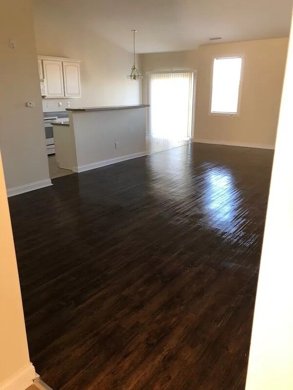 Foto del edificio - 4272 Amesbury Pl
