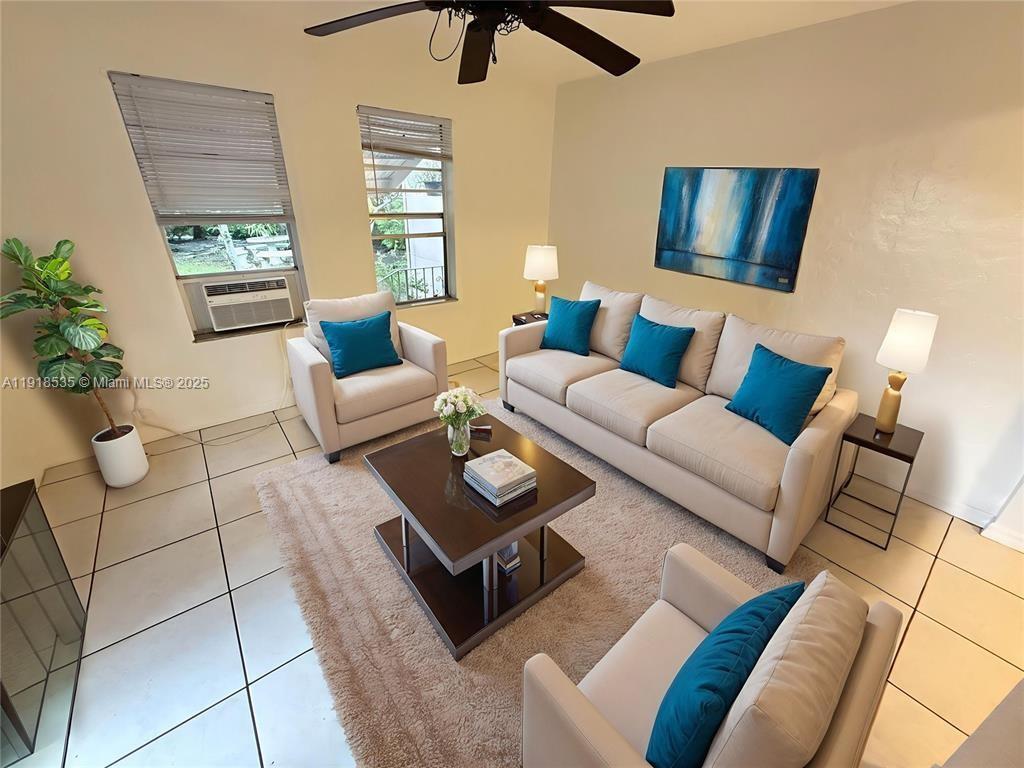 Foto principal - 2020 Madison St