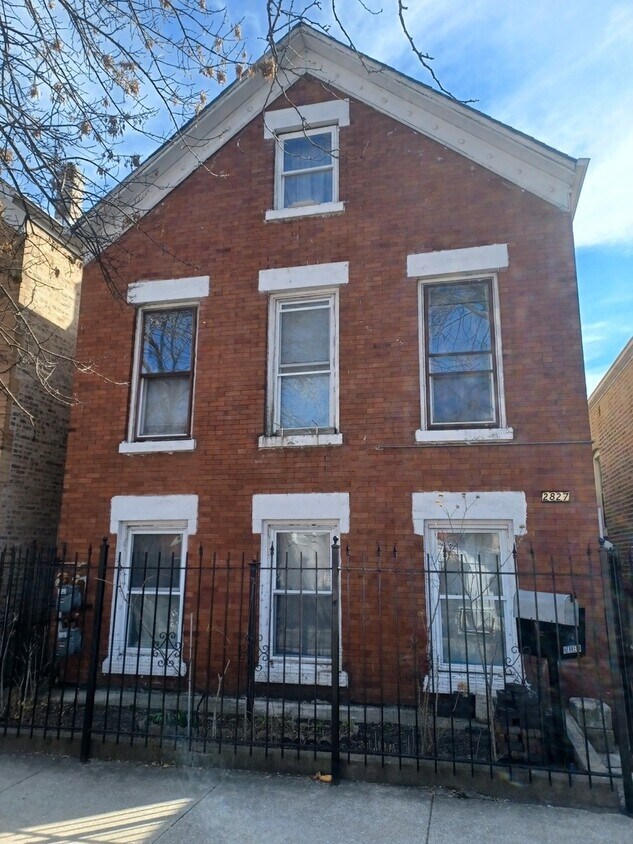 Primary Photo - 2827 S Christiana Ave