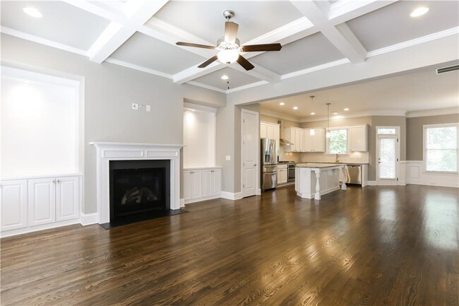 Foto del edificio - 914 Canterbury Ln NE