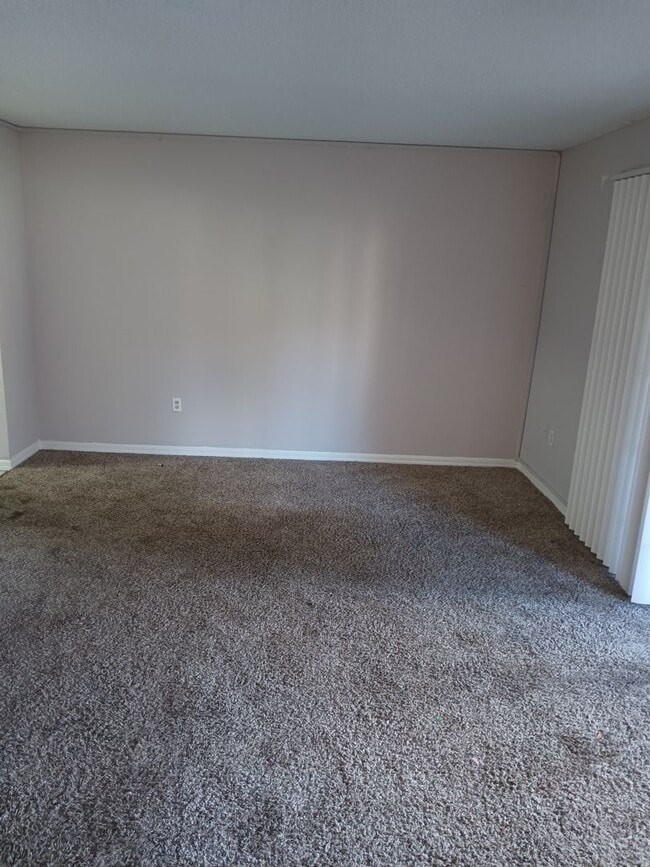 Photo - 4189 Versailles Dr Apartment