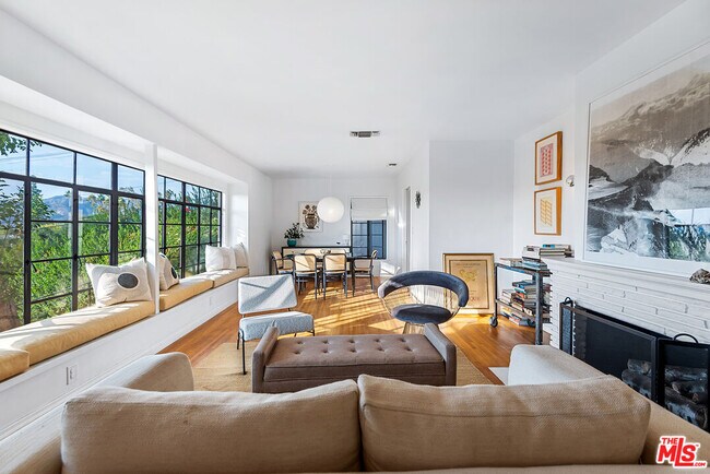 Foto del edificio - 356 Cherry Dr