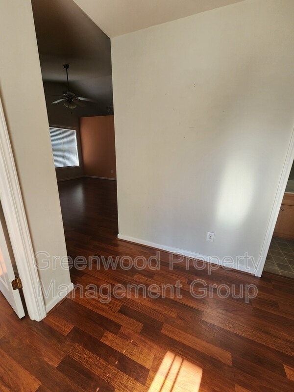 Foto del edificio - 5925 Bluestem Cir