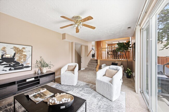 Building Photo - 734 Sandy Dunes Dr