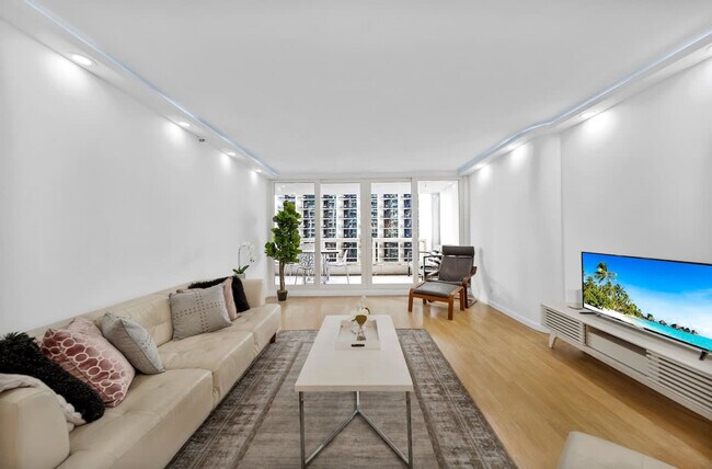 Foto del edificio - 1717 N Bayshore Dr