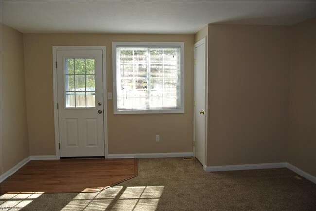 Foto del edificio - 3991 Lake Run Blvd