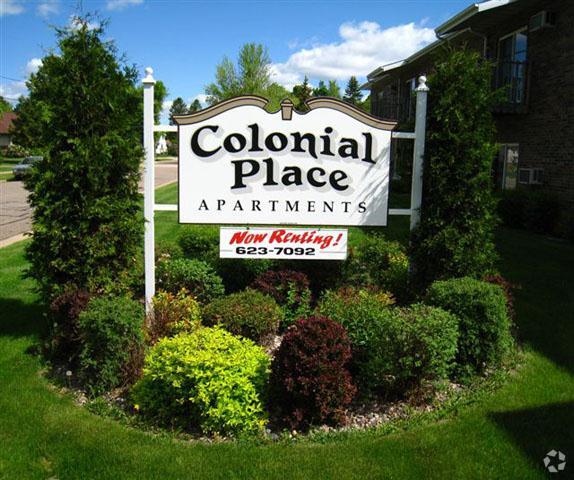 Entrada - Colonial Place Apartments