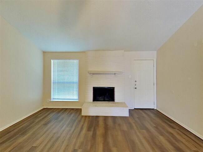 Building Photo - 4555 Chestergate Dr