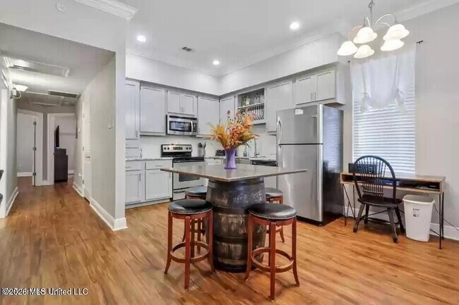 Foto del edificio - 699 Dunbar Ave