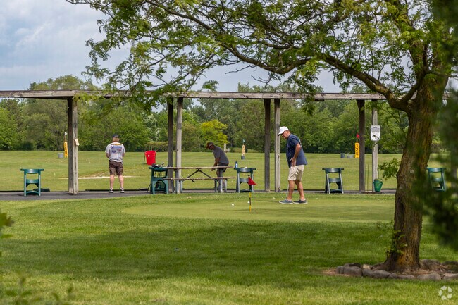 Head to Stony Creek Golf Course for practice and games near Burbank.