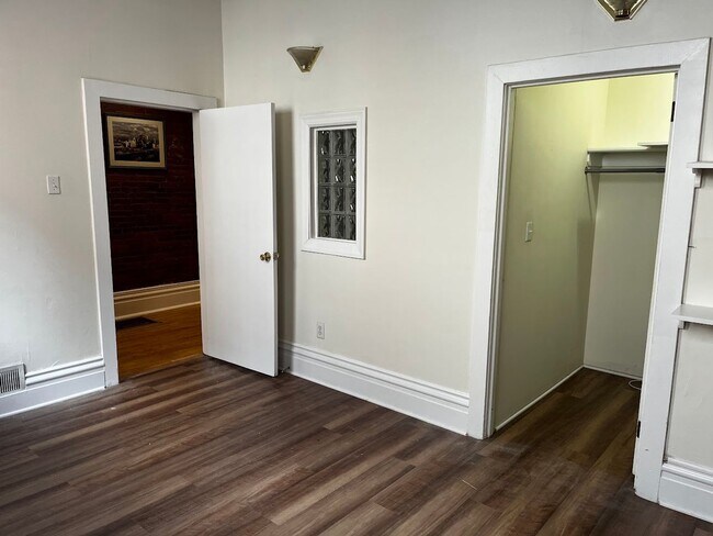 Foto del edificio - 2120 E Carson St