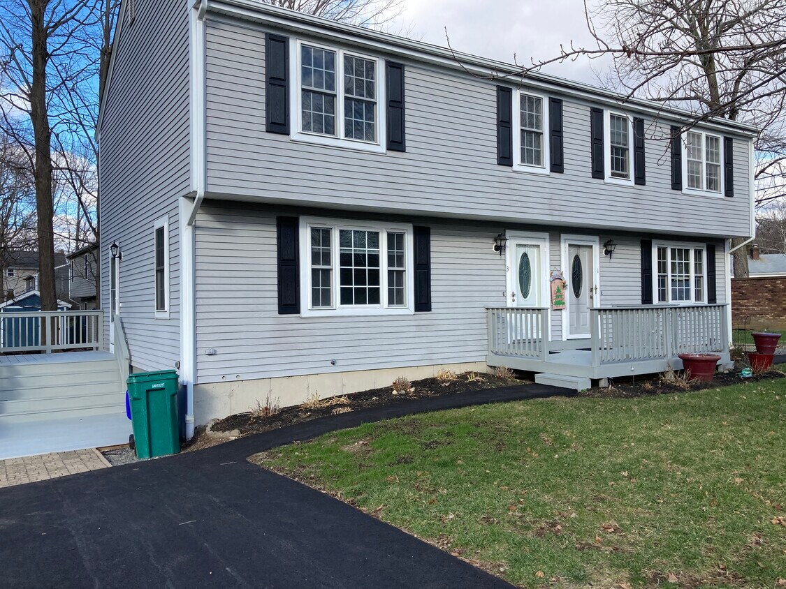 3 Anselm Way, Attleboro, MA 02703 Townhome Rentals in Attleboro MA