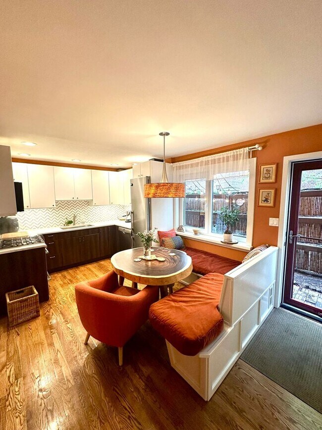 Foto del edificio - 1609 W Sunnyside Ave
