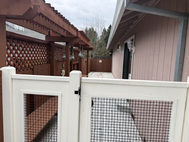 Foto del edificio - 2 Bedroom 2 Bath House in Cotati ~ Attached 2 Car Garage