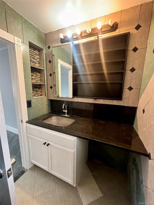 Building Photo - 1612-1616-1616 US-9W