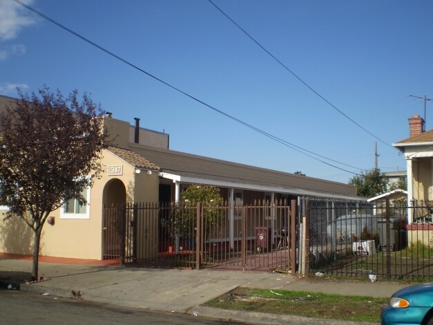 Building Photo - 1347 89th Ave