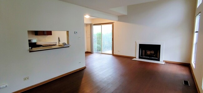 Building Photo - 300 Teak Ln