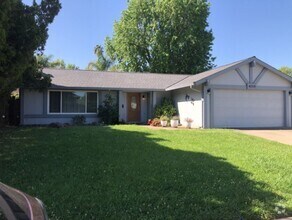 Building Photo - 4714 Papaya Dr
