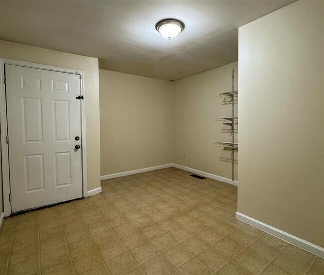 Foto del edificio - 1637 Columbia Dr